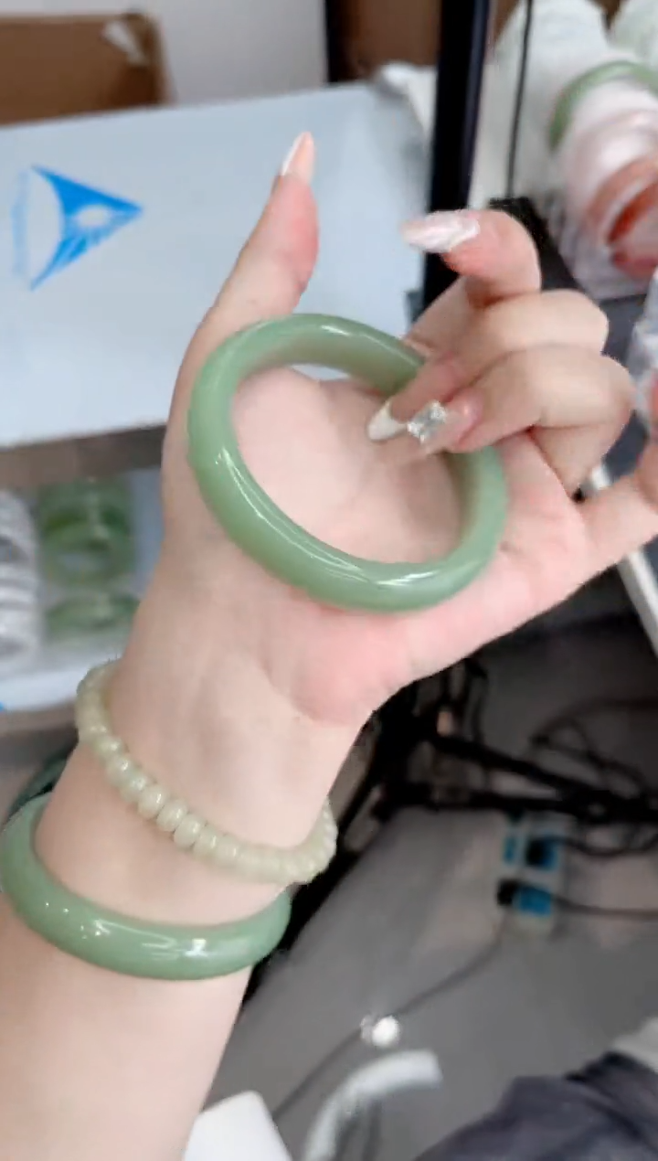 和田玉手镯未镶嵌38-粉青62.3