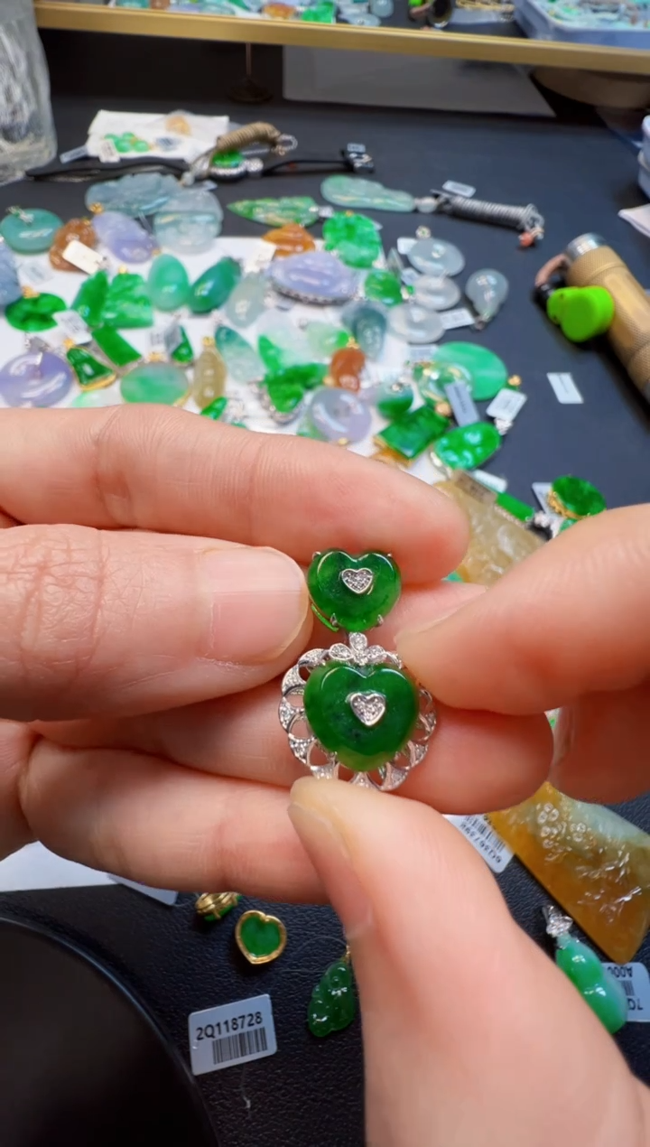 【闪购商品】翡翠吊坠(不含链)18K金镶嵌3980