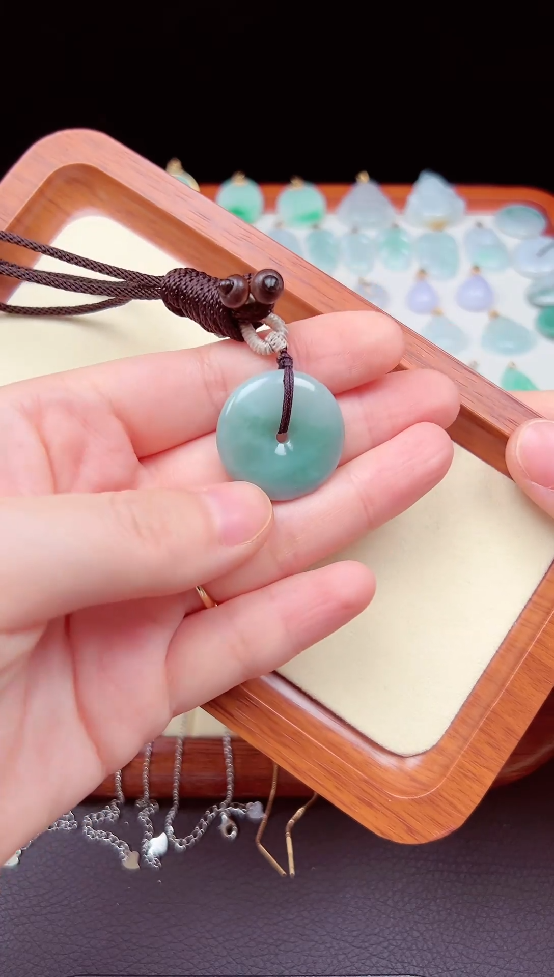 【闪购商品】翡翠颈饰未镶嵌平安扣