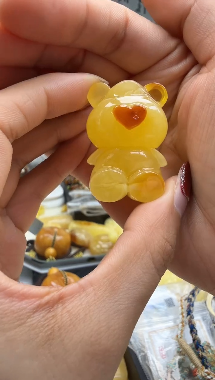 未镶嵌琥珀裸石小熊