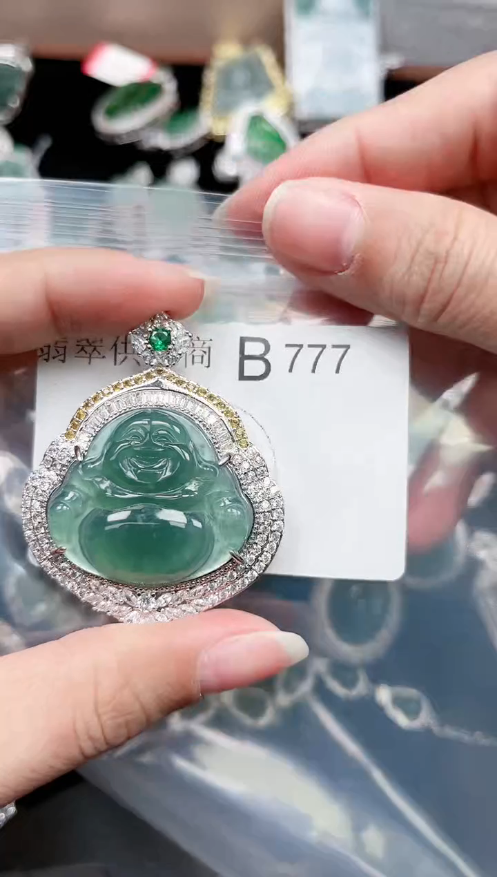 【闪购商品】翡翠颈饰未镶嵌777赠皮绳