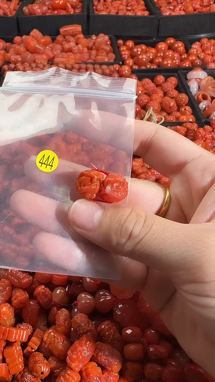 颈饰未镶嵌南红玛瑙1