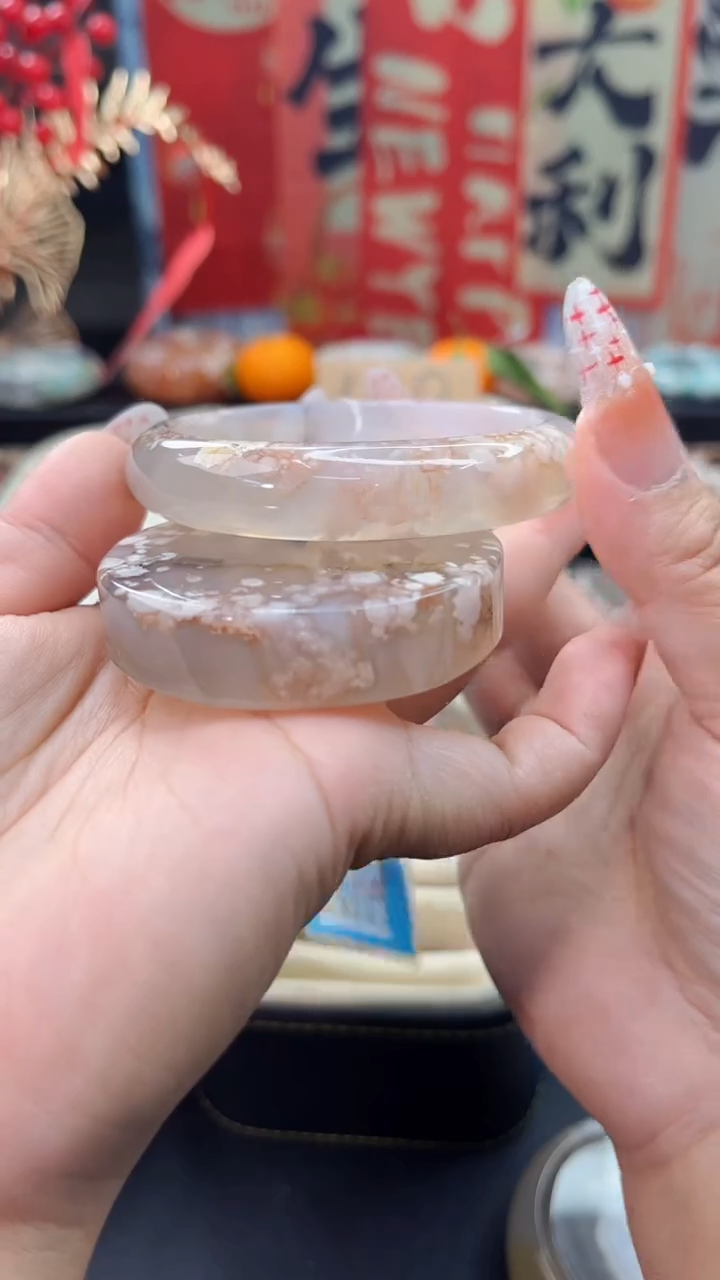 【闪购商品】石英质玉手镯未镶嵌赠送镯心（圈口）61