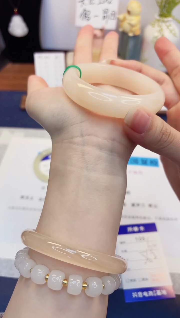 【闪购商品】石英质玉手镯未镶嵌105-财气镯-圈口56