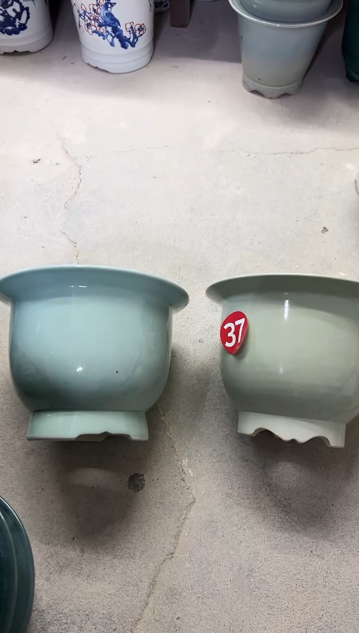 开****光两只微瑕景德镇颜色釉花盆高17外口23内口18