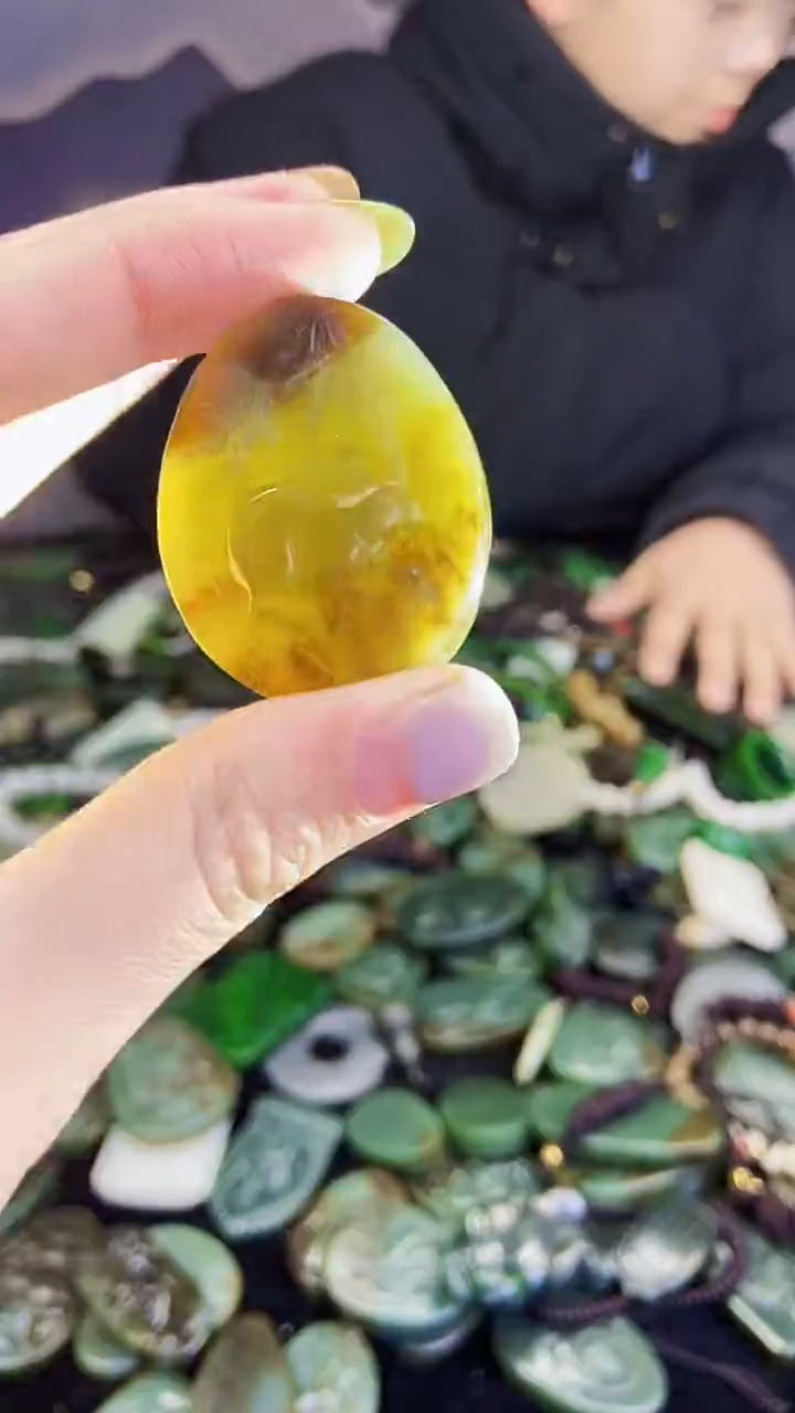 颈饰未镶嵌和田玉1