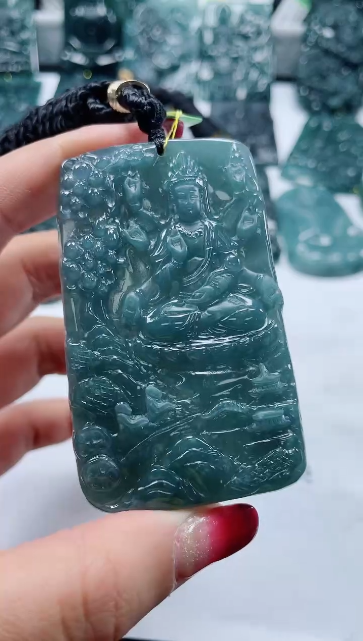 【闪购商品】翡翠颈饰未镶嵌            