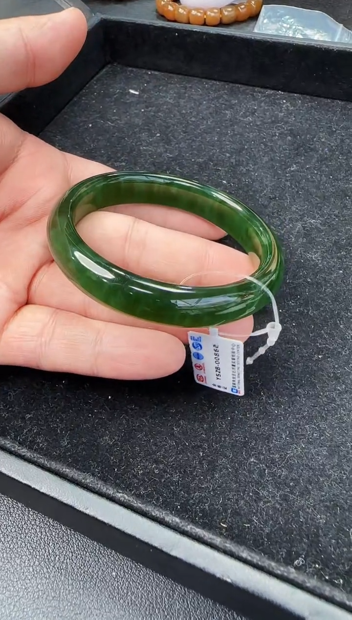 和田玉手镯未镶嵌56.5