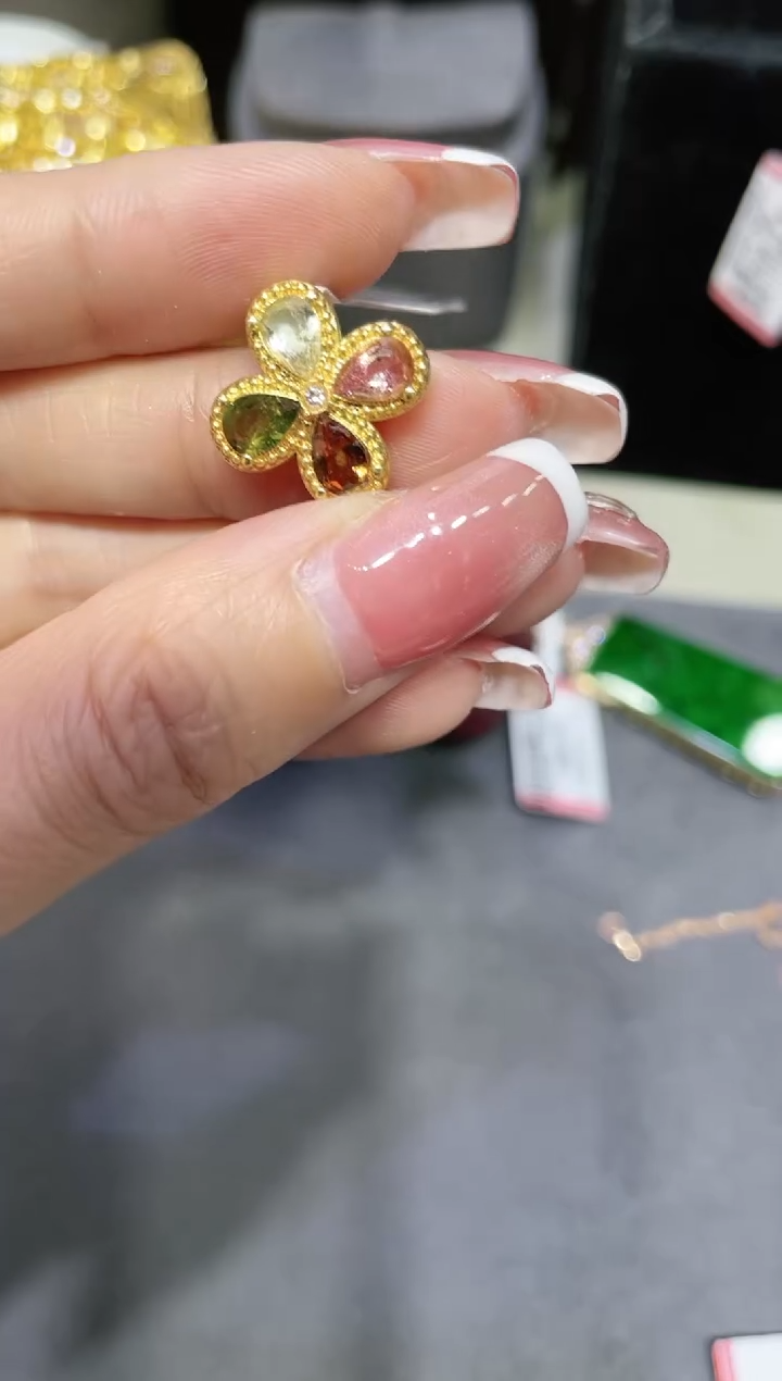 【闪购商品】碧玺吊坠18K金镶嵌·