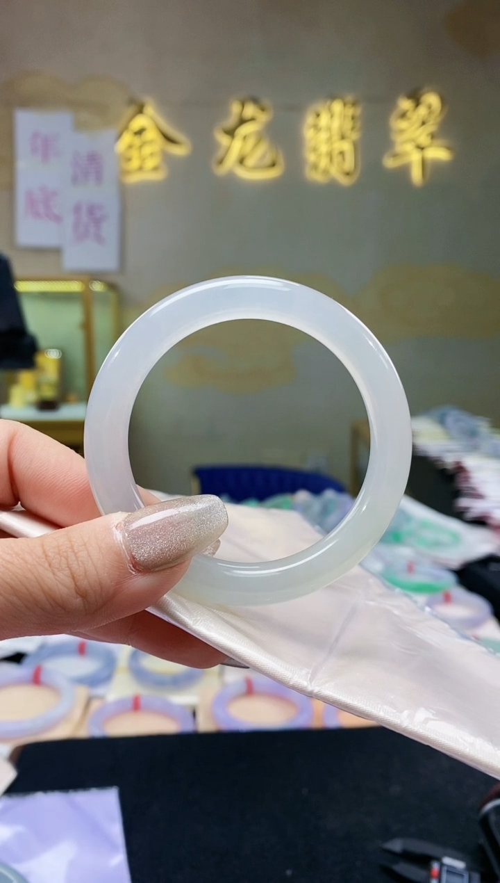 【闪购商品】翡翠手镯（圆镯）未镶嵌