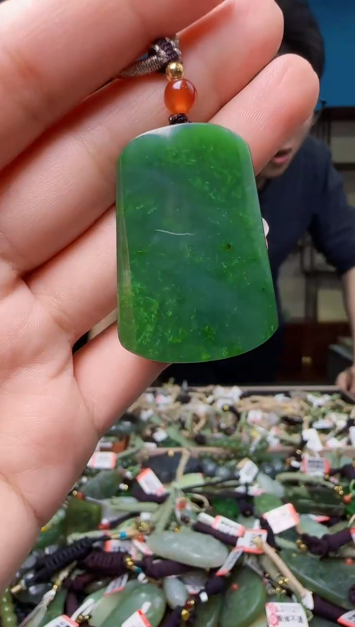 颈饰未镶嵌和田玉1