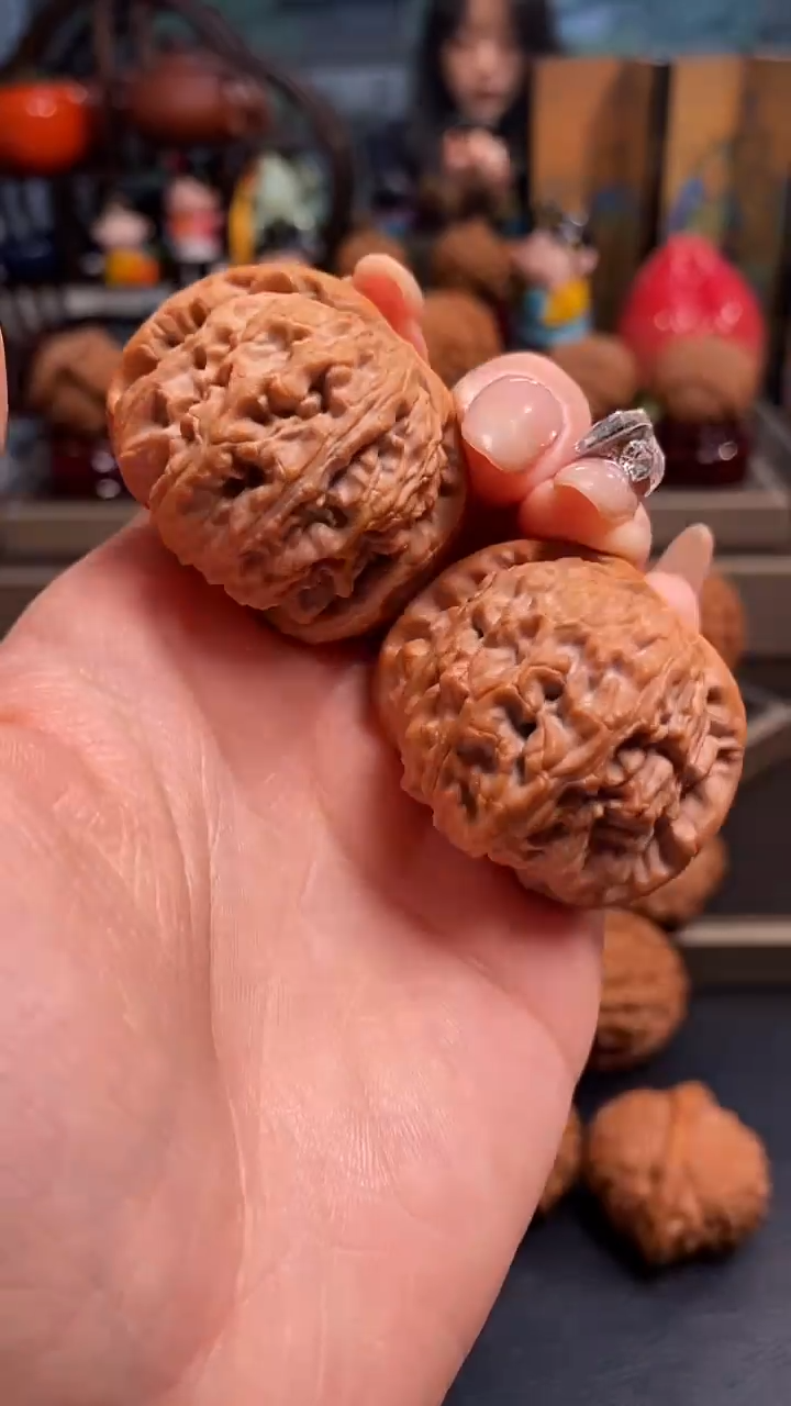 【闪购商品】文玩核桃把件C21白狮子40