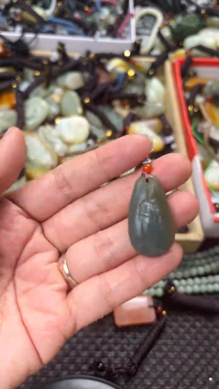 【闪购商品】和田玉颈饰未镶嵌多样性发货没有证书拍一发一有瑕