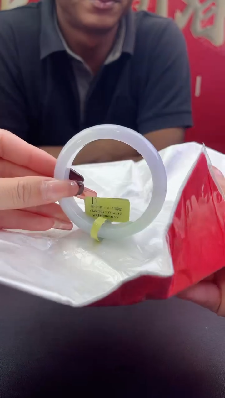 【闪购商品】翡翠手镯未镶嵌翡翠手镯9