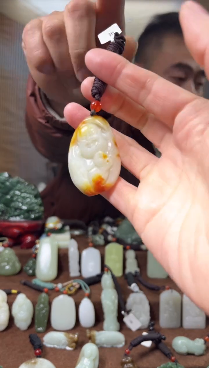 颈饰未镶嵌和田玉·