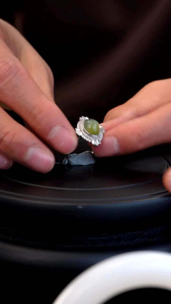 18K金镶嵌戒指和田玉山*碧玉猫眼戒指豪华时尚款