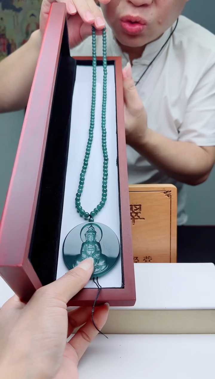 颈饰未镶嵌翡翠多样性发其一