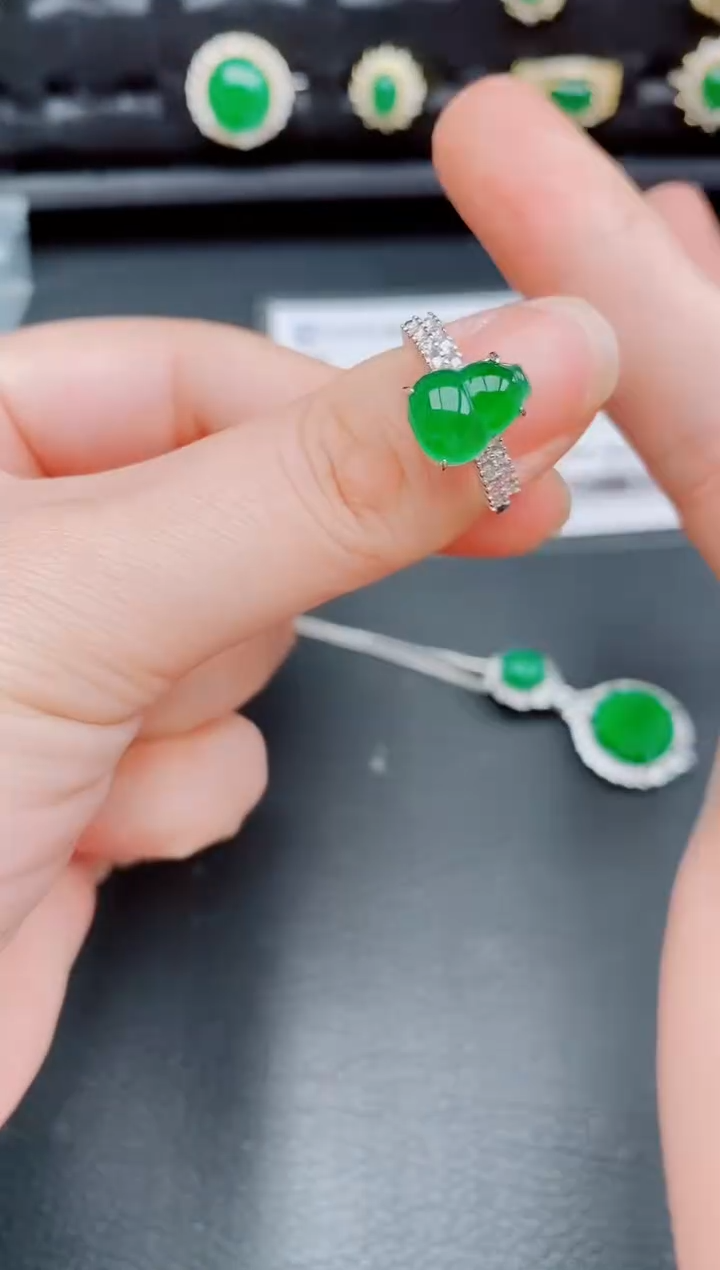 【闪购商品】翡翠戒指银S925镶嵌天然a货翡翠334