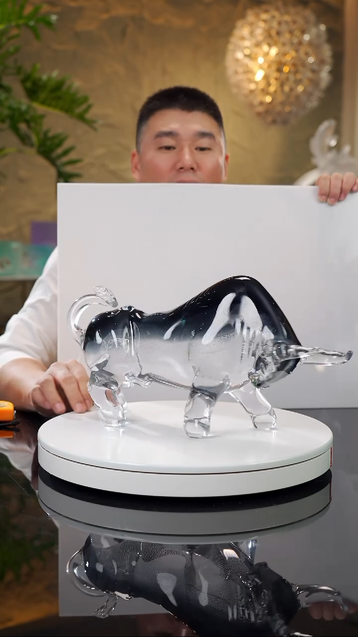 【闪购商品】瓷片设计款斗牛摆件