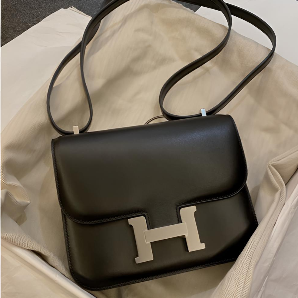 全新未使用 Hermes/爱马仕 小花6欢 康康19 黑 W刻 tad皮银扣包