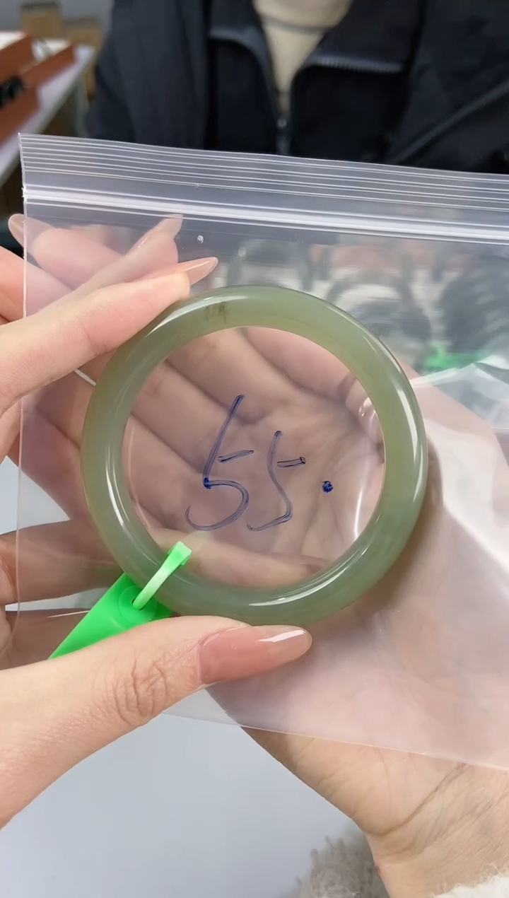 【闪购商品】和田玉手镯未镶嵌和田玉手镯