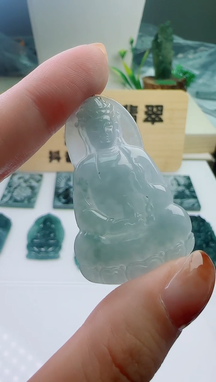 颈饰未镶嵌翡翠天然A货翡翠 多样性发其一