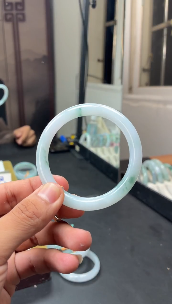 未镶嵌手镯翡翠牛奶底飘灵动花 5号 圆条 54-55正圈