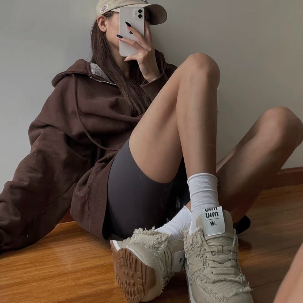 99新 MIU MIU/缪缪 缪缪新百伦联名运动鞋准新/鞋码36/SH003377