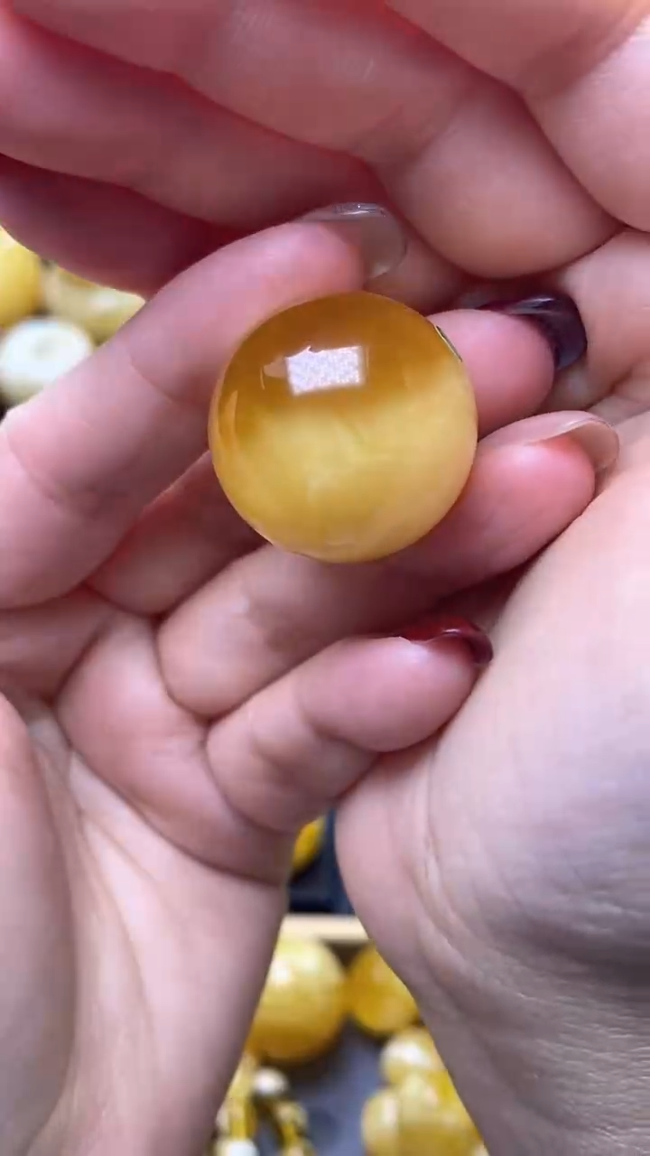【闪购商品】琥珀裸石未镶嵌月.11