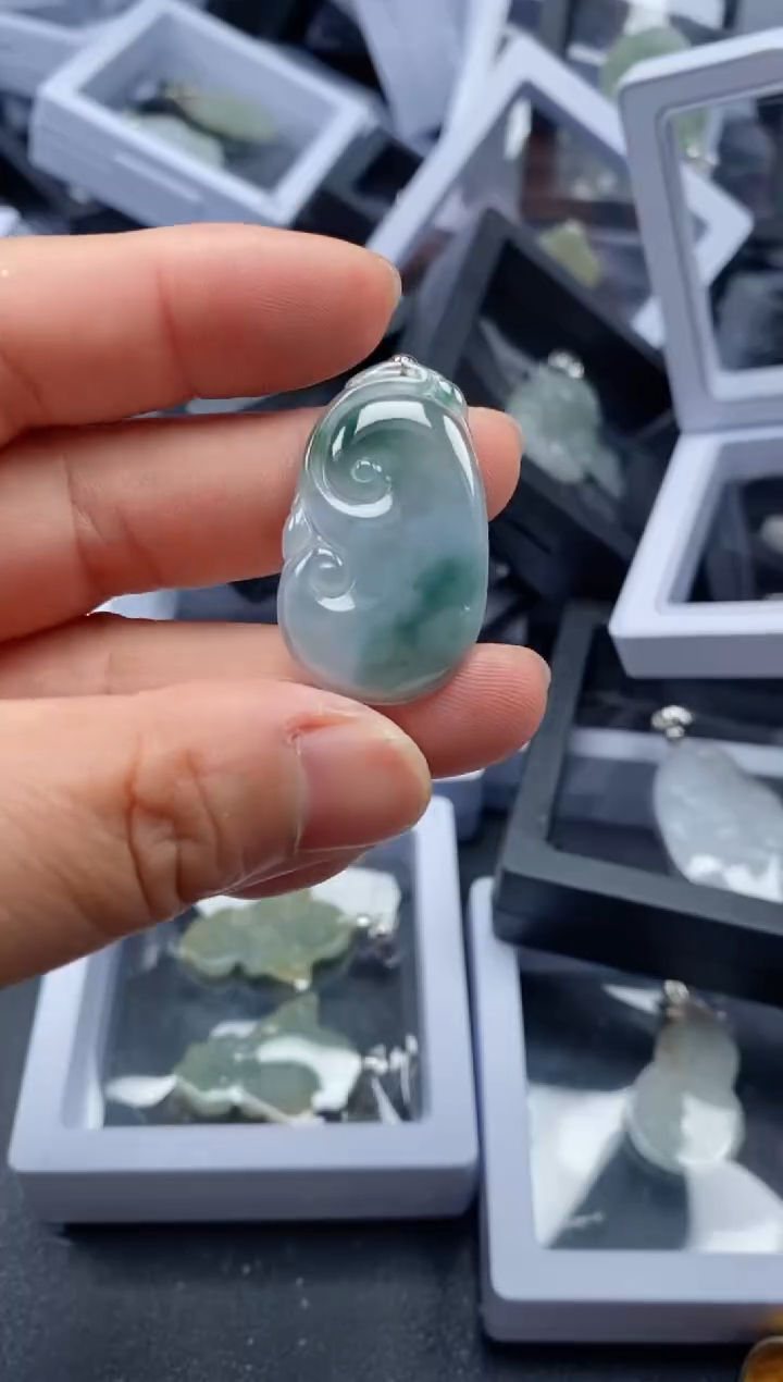 【闪购商品】翡翠未镶嵌吊坠(不含链)39456
