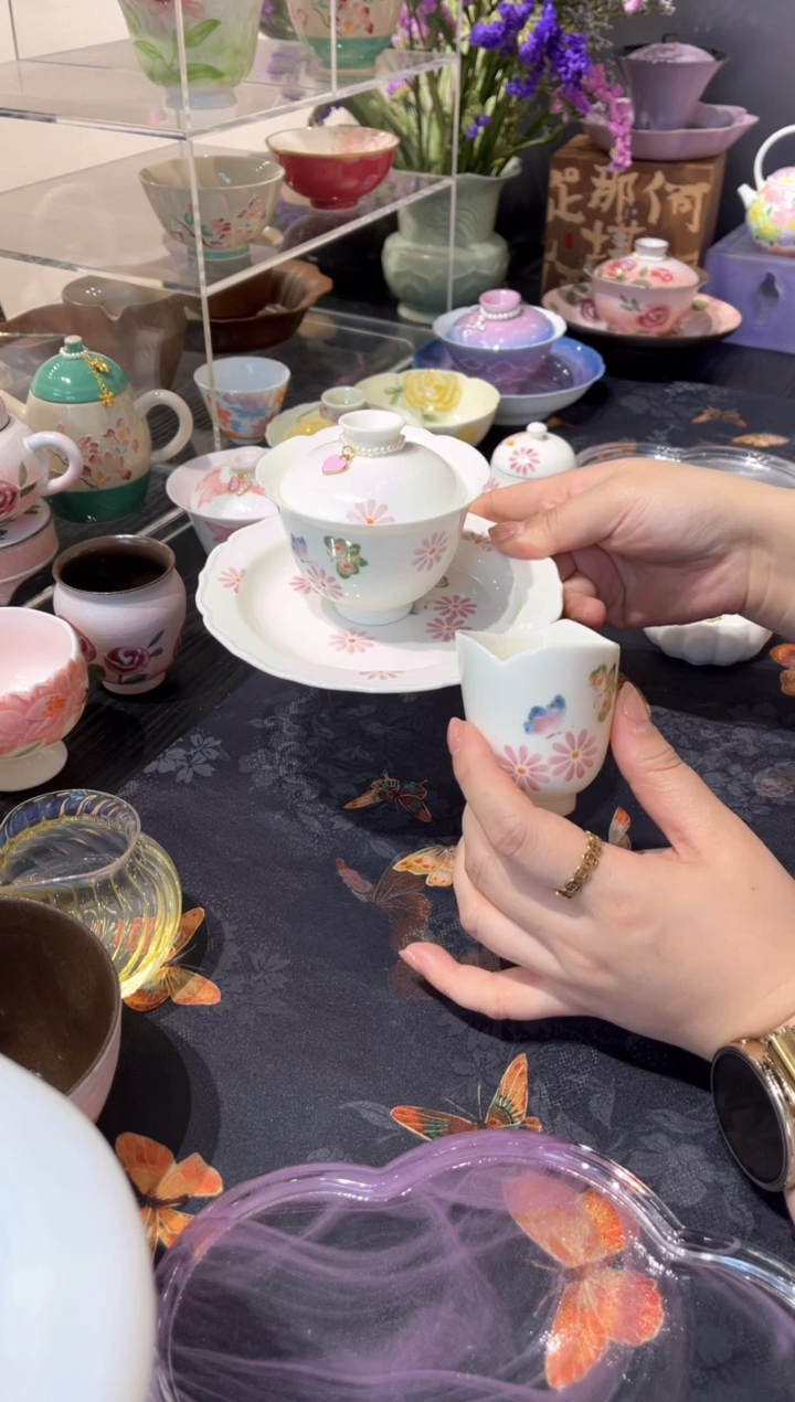 【闪购商品】蝶恋花 盖碗+壶承+杯+溜拍照样品 瑕疵