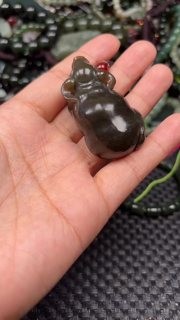 和田玉未镶嵌颈饰1