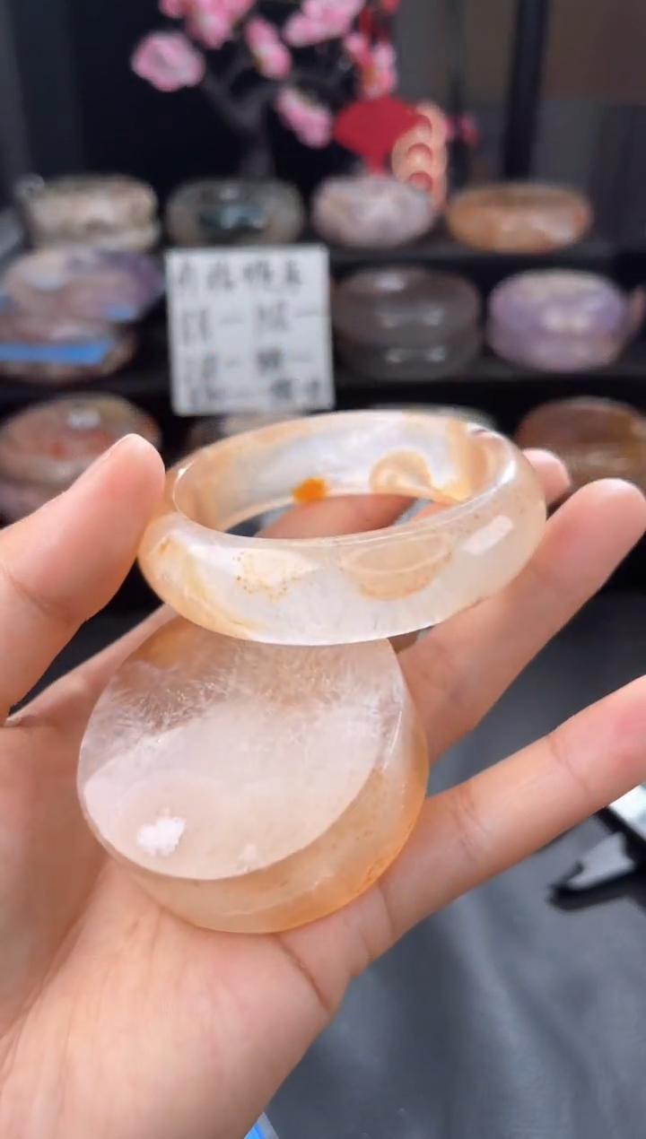 【闪购商品】石英质玉手镯未镶嵌55