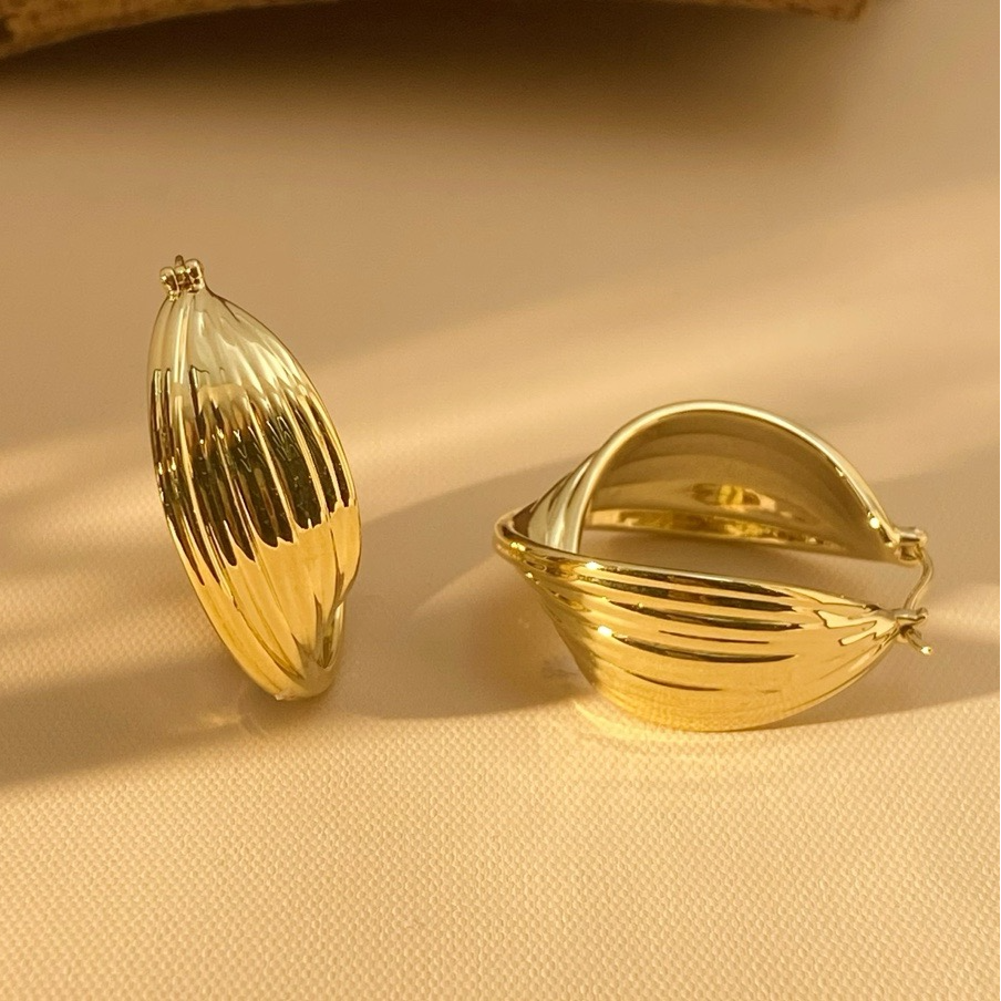 裕辉 18K金进口扭曲条纹杨桃耳环时尚法式时髦港风