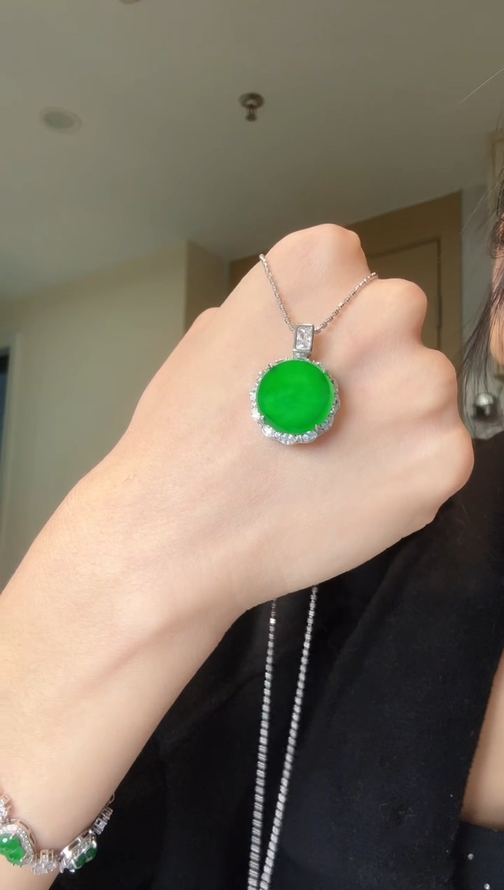 【闪购商品】翡翠吊坠(不含链)银S925镶嵌天然翡翠吊坠