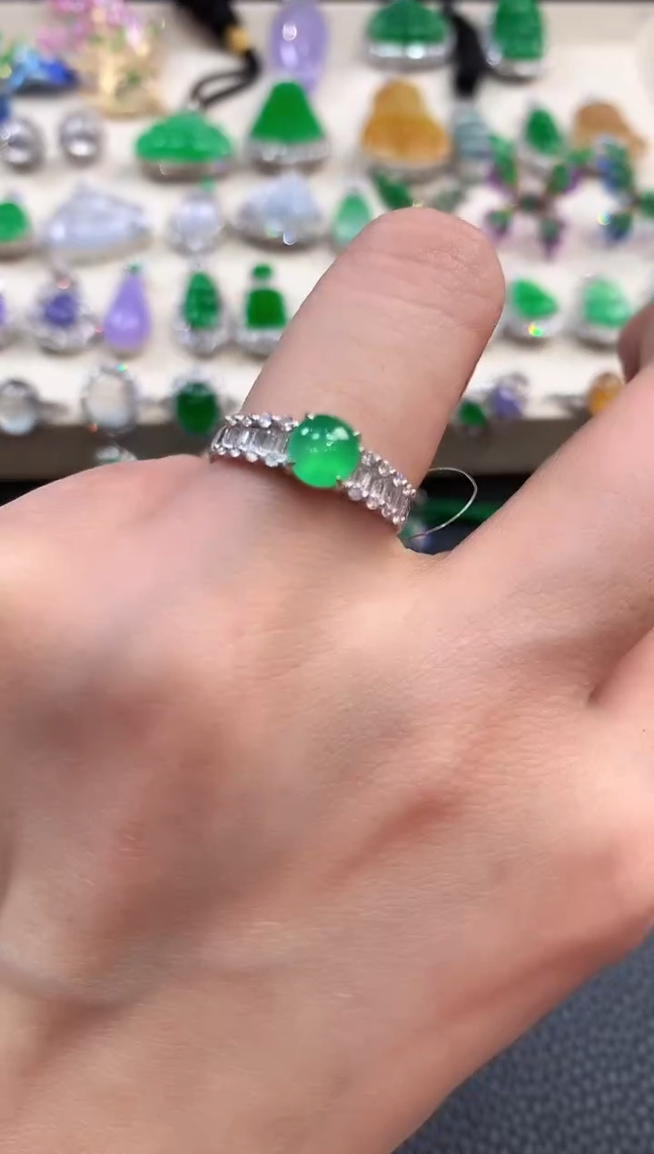 【闪购商品】翡翠戒指18K金镶嵌m69      