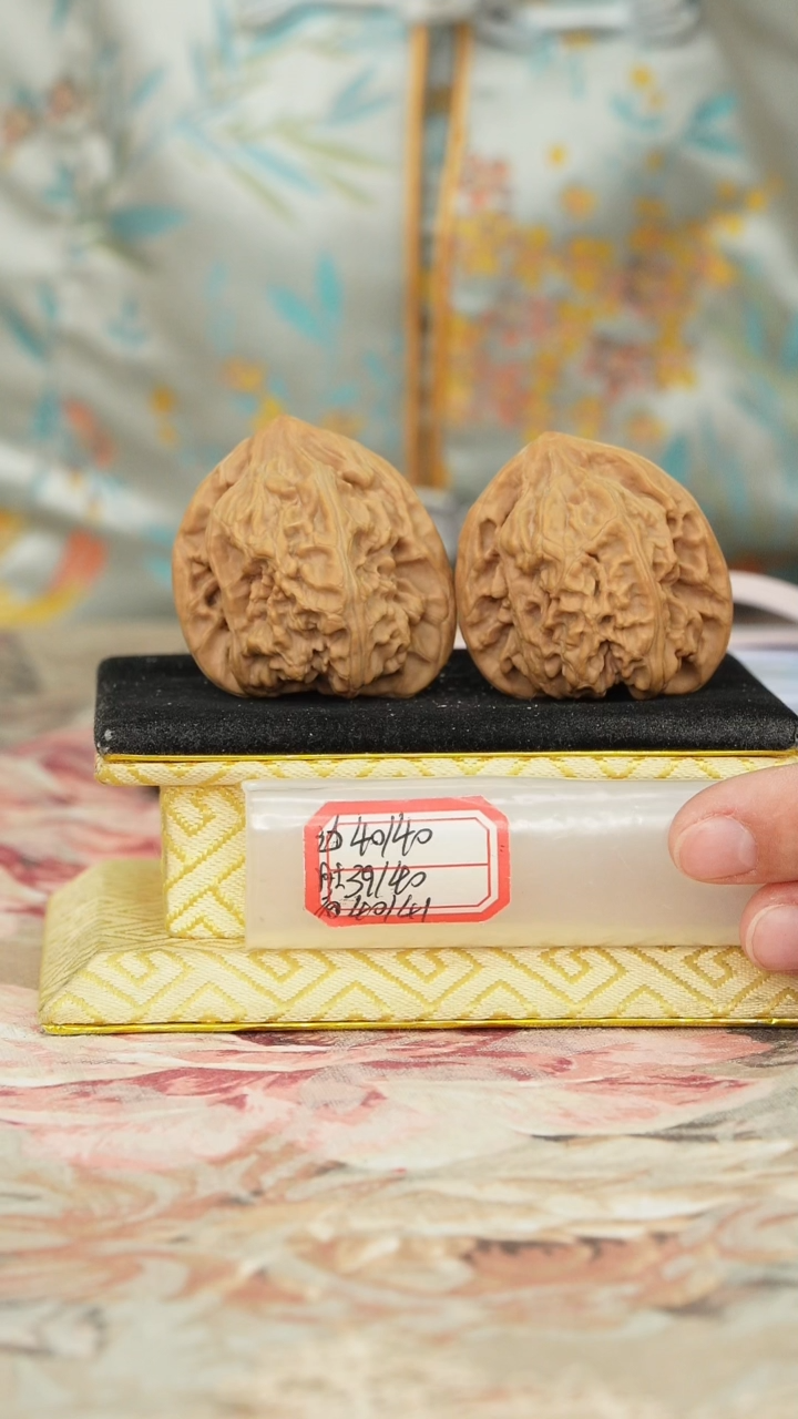 【闪购商品】文玩核桃把件马蹄有修