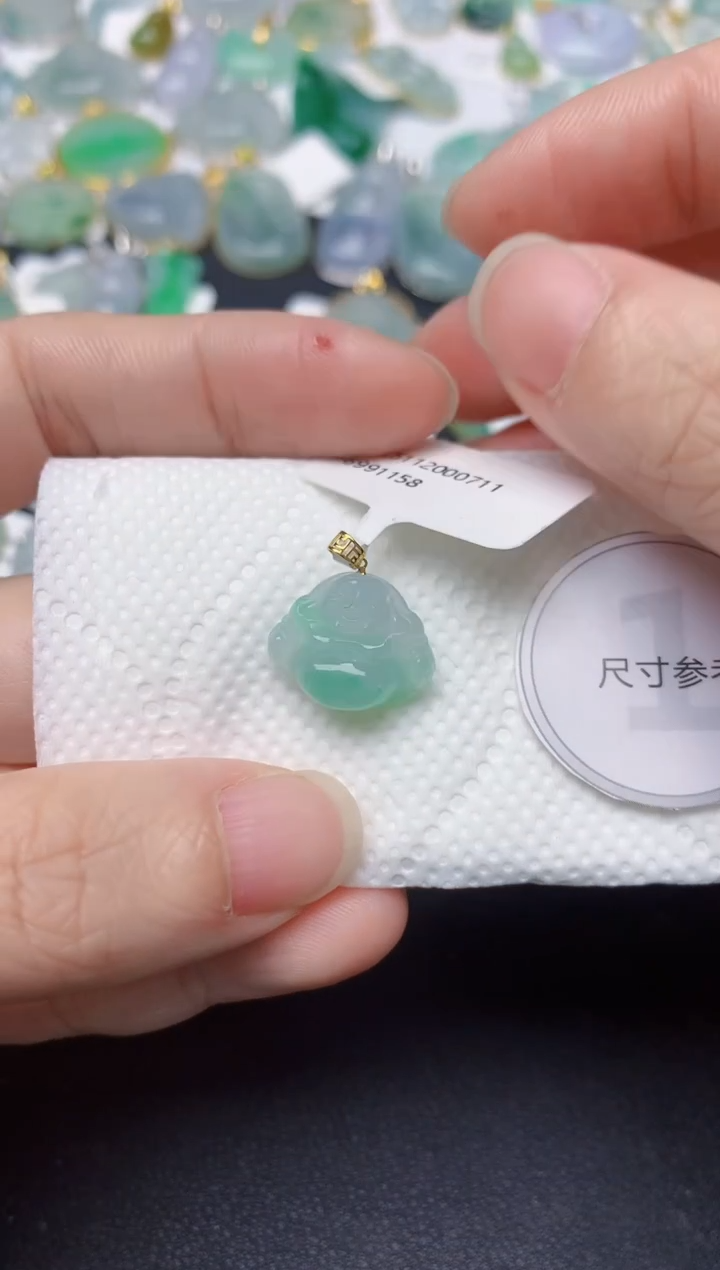 颈饰18K金镶嵌翡翠天然缅甸A货翡翠1