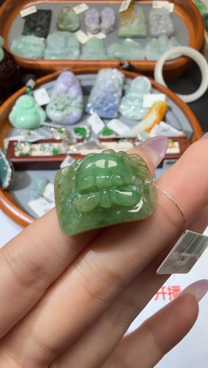 翡翠未镶嵌颈饰251.。。。
