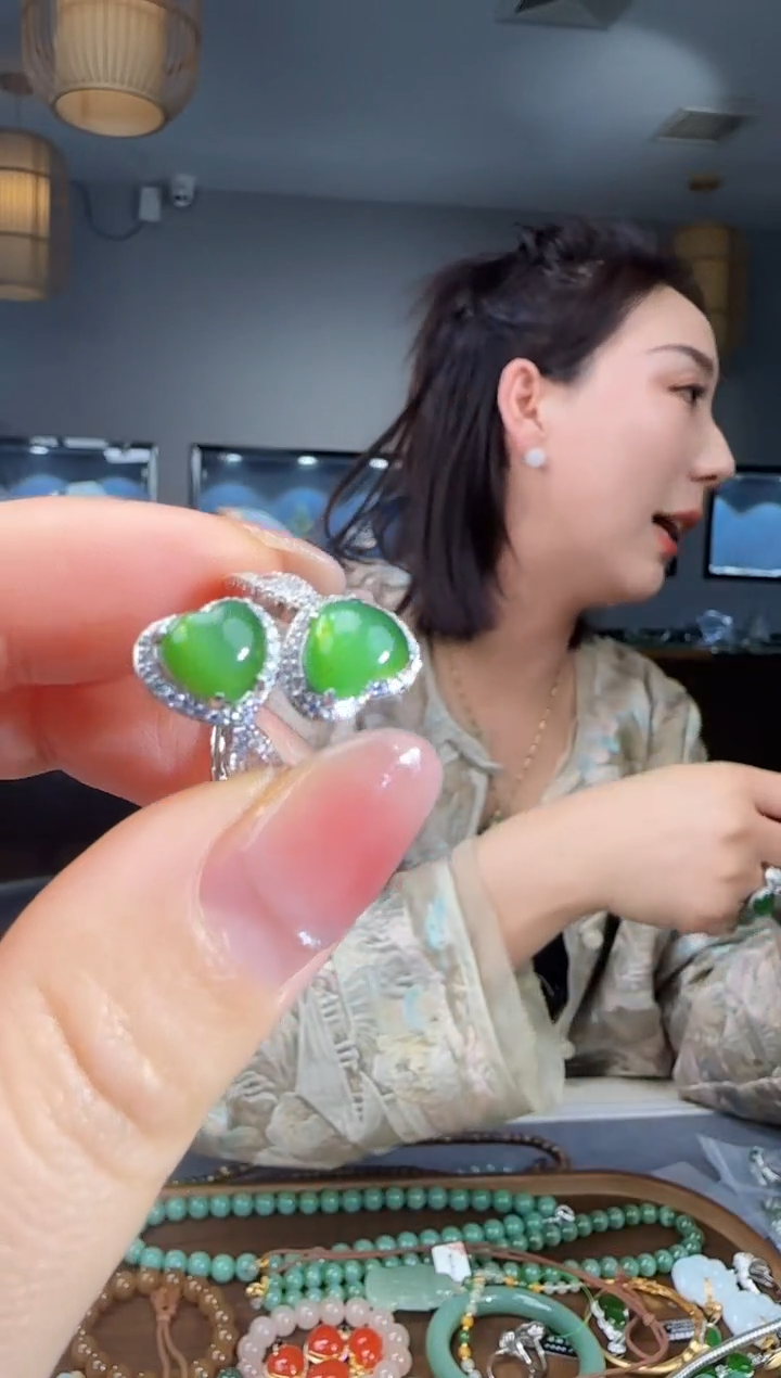 银S925镶嵌戒指和田玉1