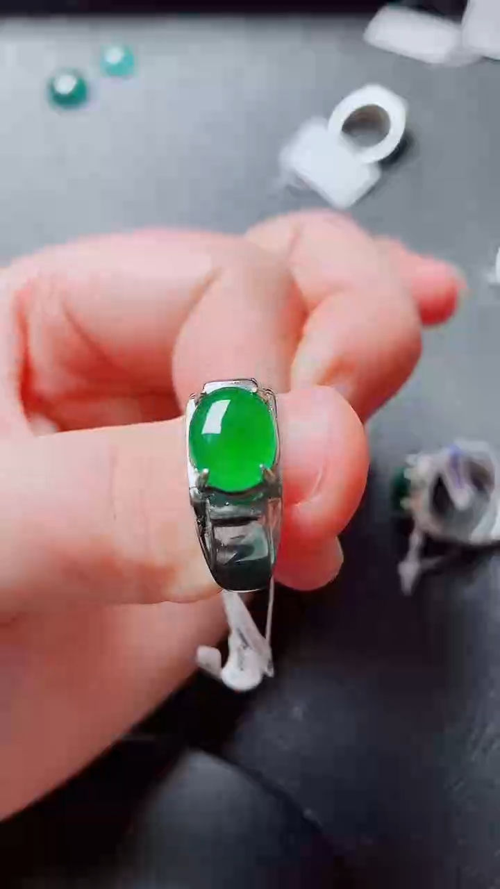 翡翠戒指银S925镶嵌1111