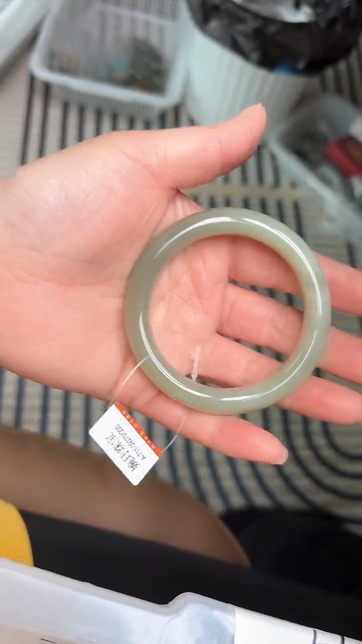 【闪购商品】和田玉手镯未镶嵌圈口56  L-17