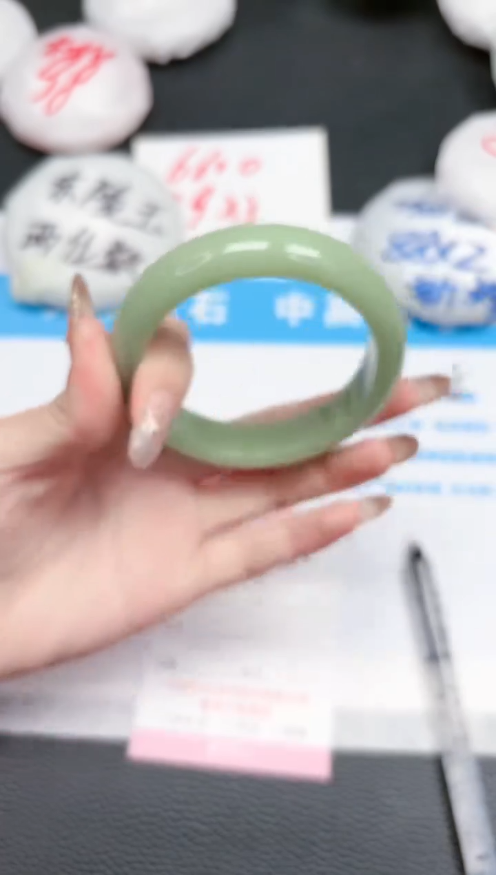 【闪购商品】石英质玉手镯未镶嵌233-57.6