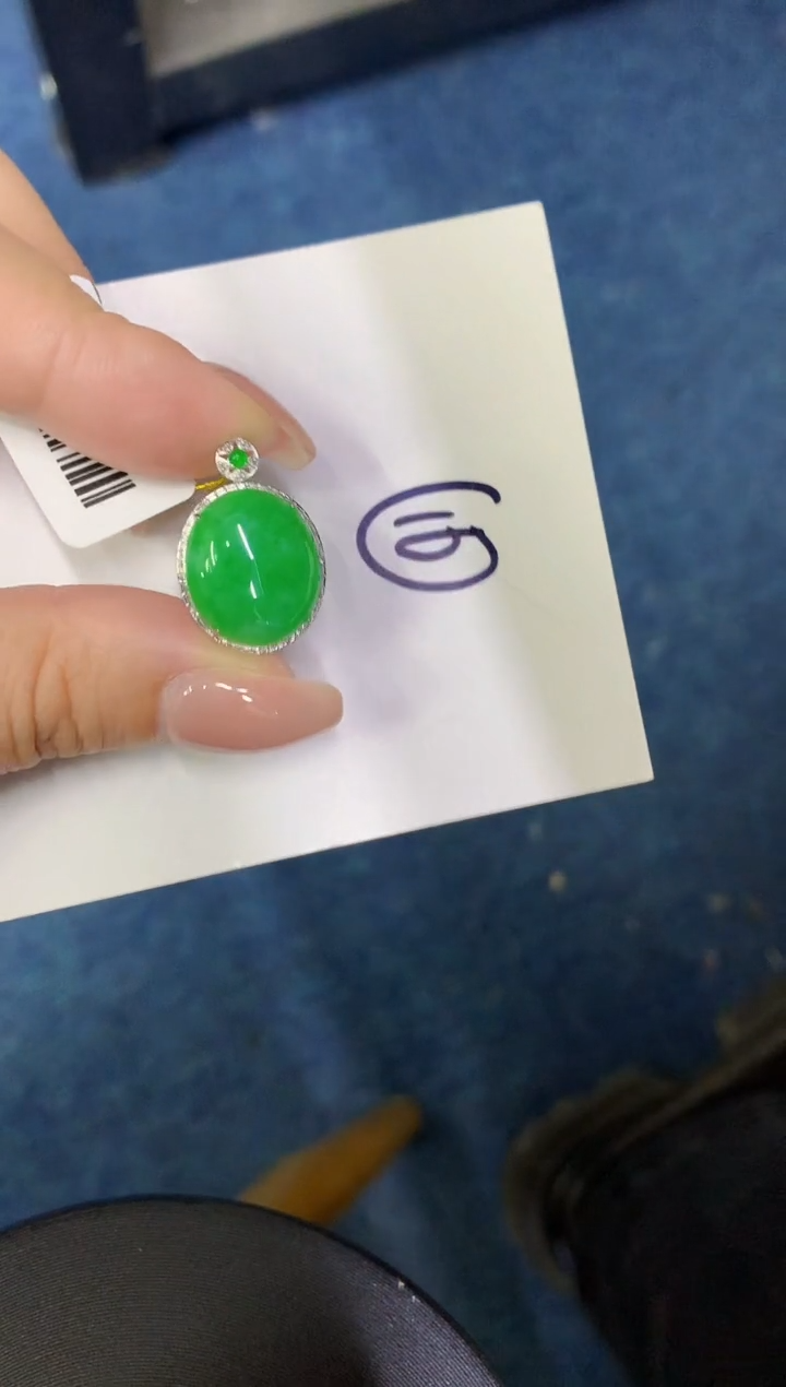 【闪购商品】翡翠颈饰18K金镶嵌0000000000
