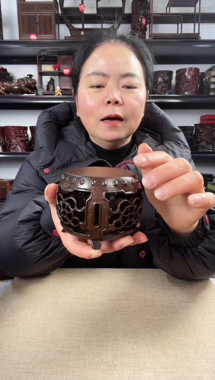 木新鼓老李红木工艺品