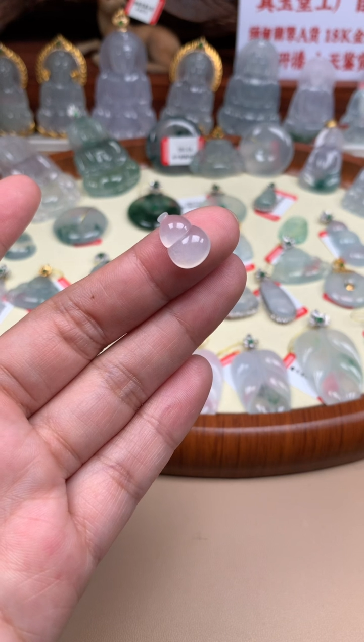 【闪购商品】翡翠颈饰未镶嵌葫芦