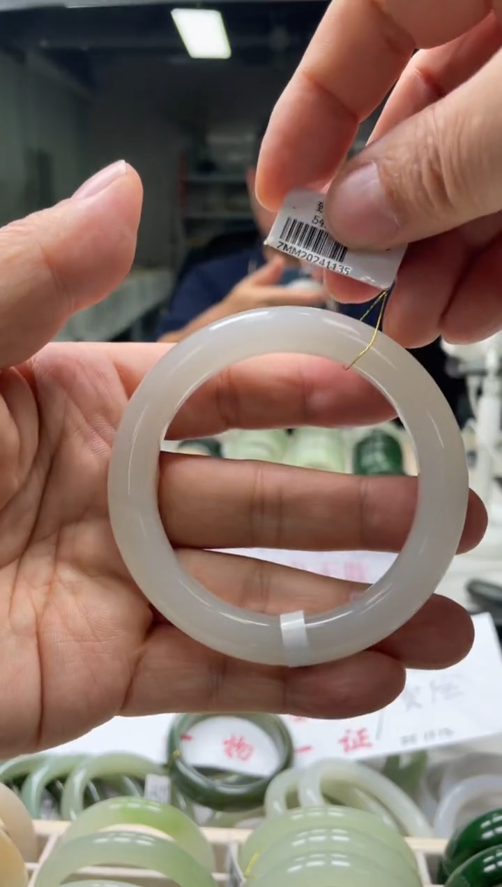 【闪购商品】和田玉手镯未镶嵌编码 1135圈口59-60