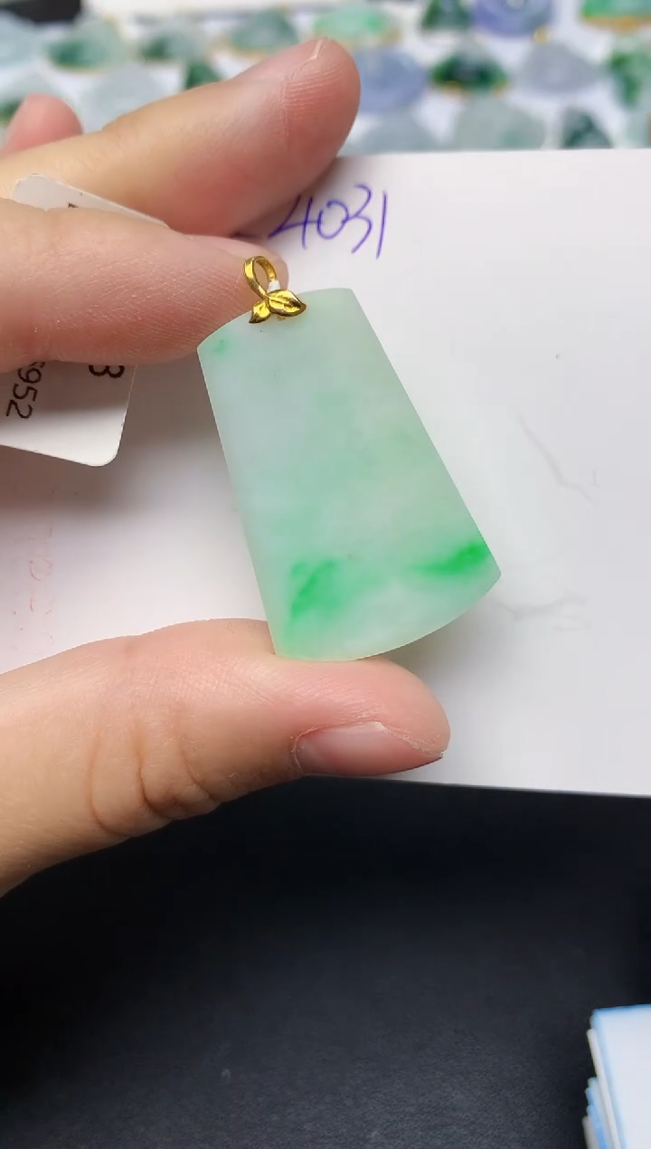 颈饰18K金镶嵌翡翠天然缅甸A货翡翠百元以上9元证书费自理