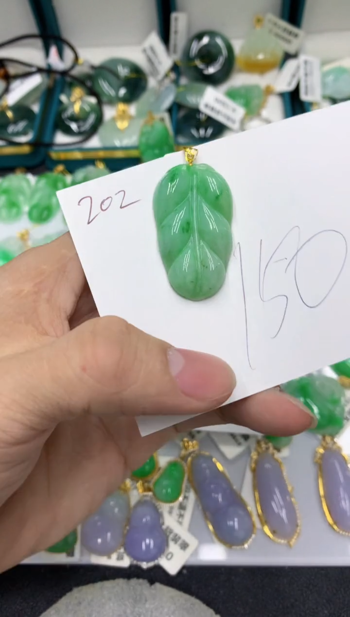 【闪购商品】翡翠颈饰18K金镶嵌号链接