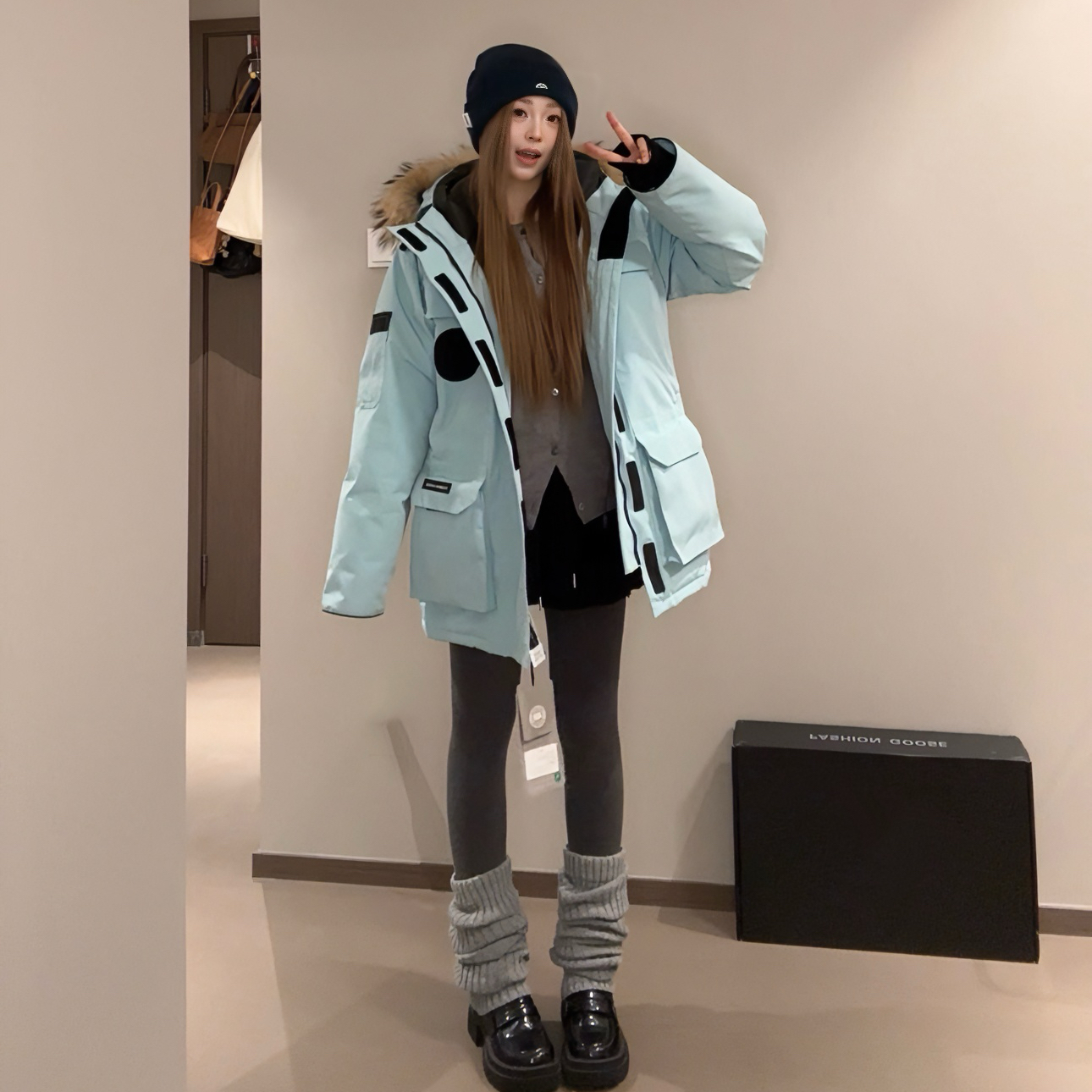 Fashion Goose情侣羽绒服厚款情侣拒污拉链连帽黑色中长款